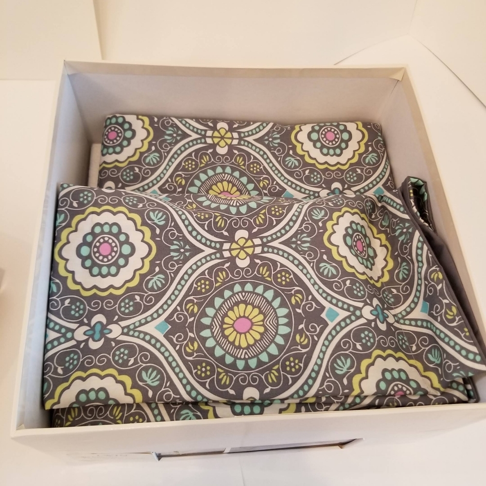 Twin duvet and matching pillow cover